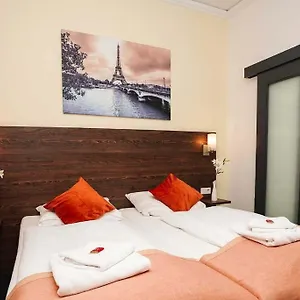 Little Paris Otel